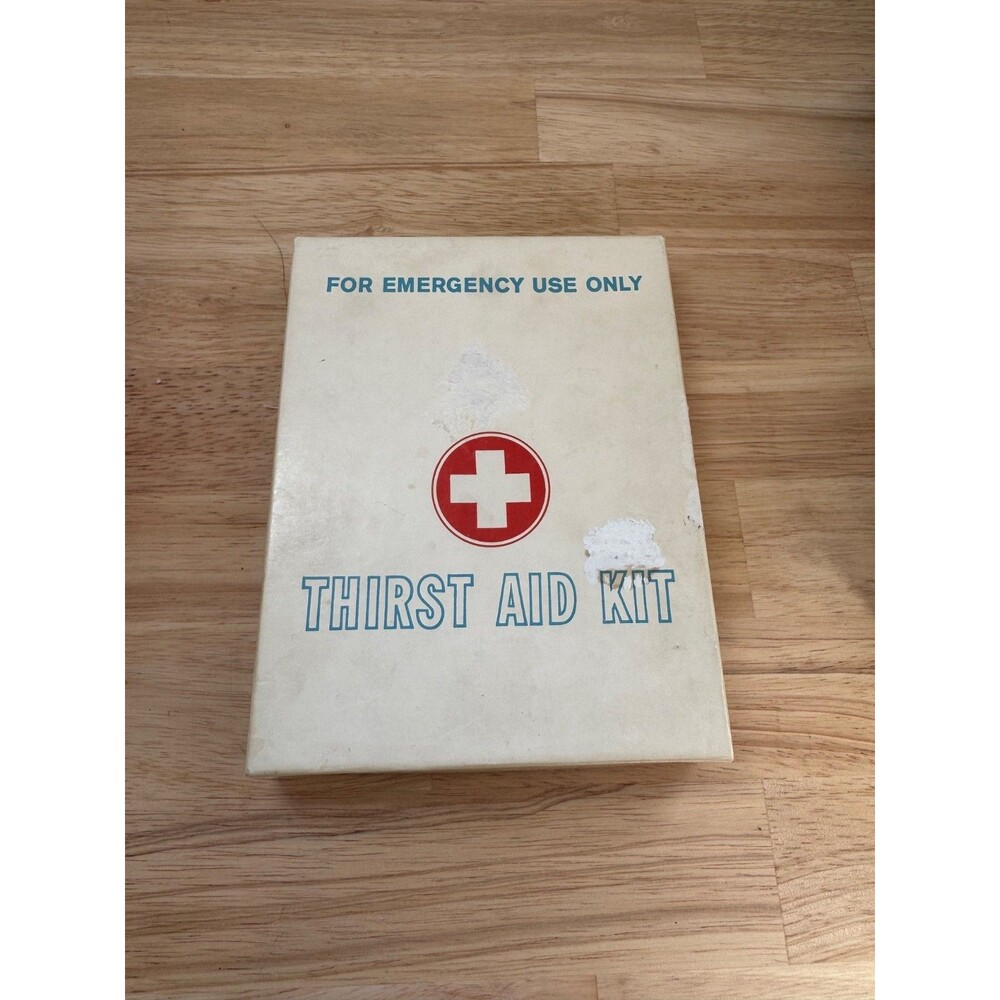 VINTAGE BAR NOVELTY GIFT GIN SCOTCH BOURBON THIRST AID KIT EMERGENCY USE ONLY